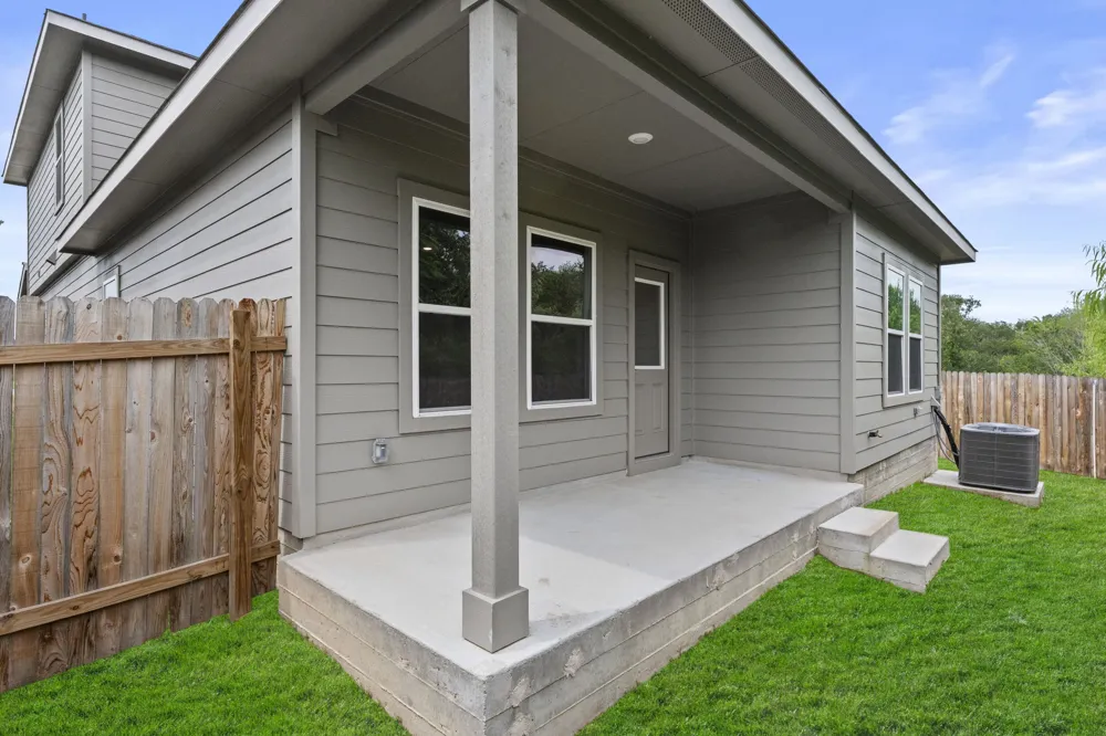 426 GALLAHER Bend Maxwell, TX 78656