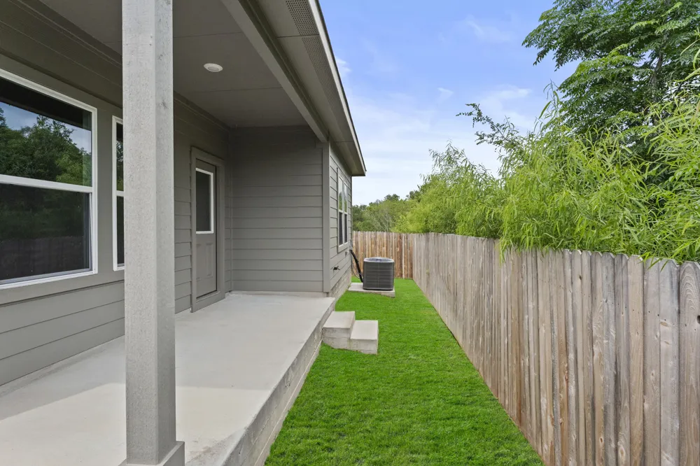 426 GALLAHER Bend Maxwell, TX 78656