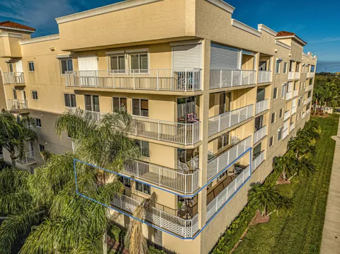 551 Casa Bella Drive #206