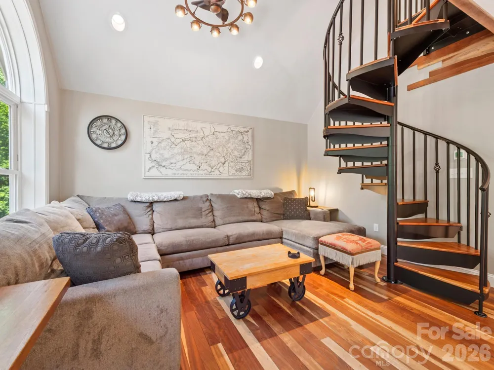 154 Dogwood Drive Weaverville, NC 28787