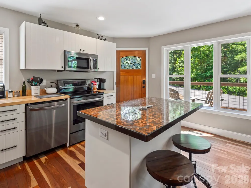 154 Dogwood Drive Weaverville, NC 28787