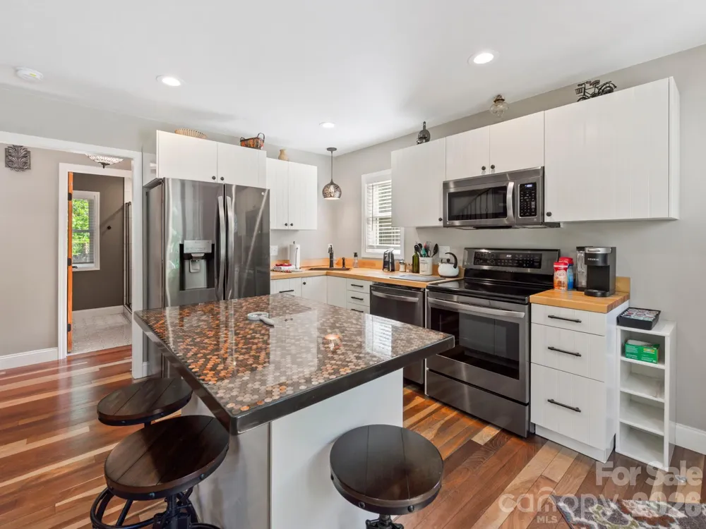 154 Dogwood Drive Weaverville, NC 28787