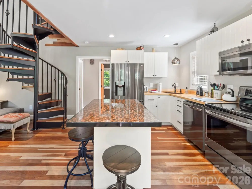 154 Dogwood Drive Weaverville, NC 28787