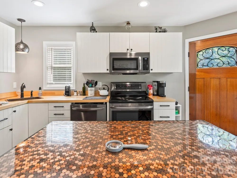154 Dogwood Drive Weaverville, NC 28787