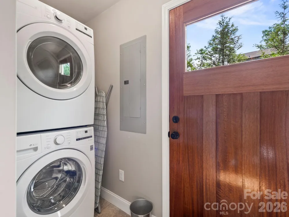 154 Dogwood Drive Weaverville, NC 28787