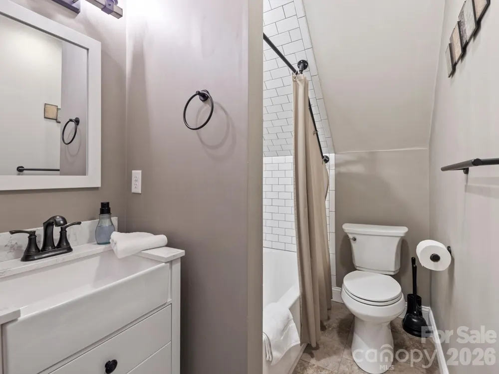 154 Dogwood Drive Weaverville, NC 28787