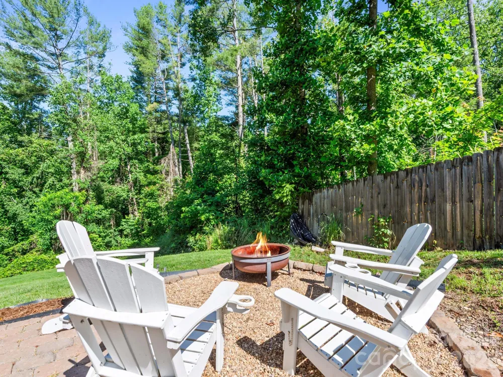 154 Dogwood Drive Weaverville, NC 28787