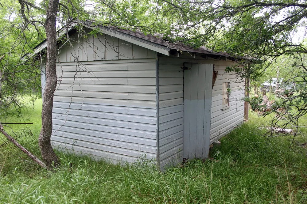 7887 Pettytown Road Red Rock, TX 78662