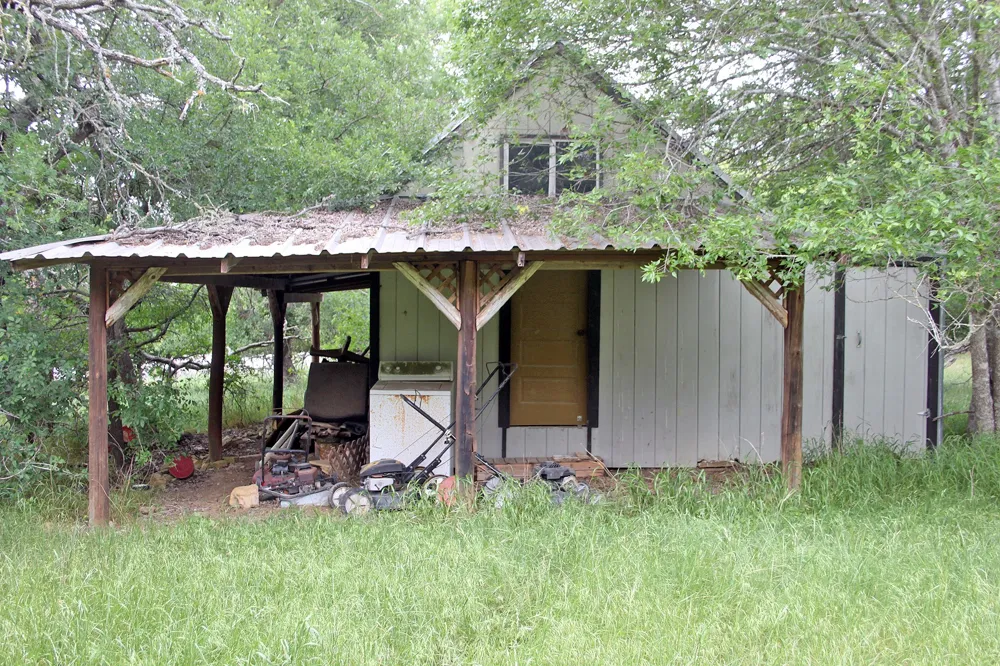 7887 Pettytown Road Red Rock, TX 78662