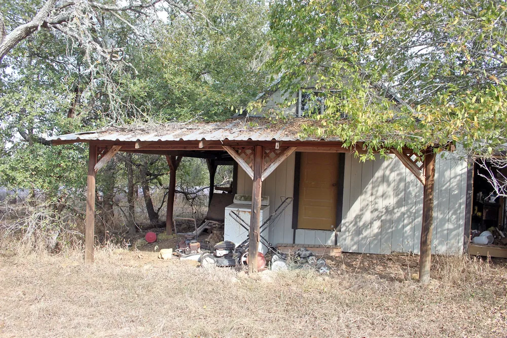 7887 Pettytown Road Red Rock, TX 78662