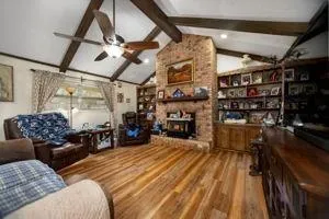 15190 Us Highway 96 S Kirbyville, TX 75956