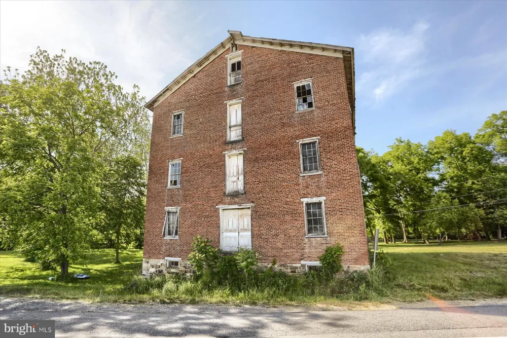 1209 MILL ROAD Selinsgrove, PA 17870