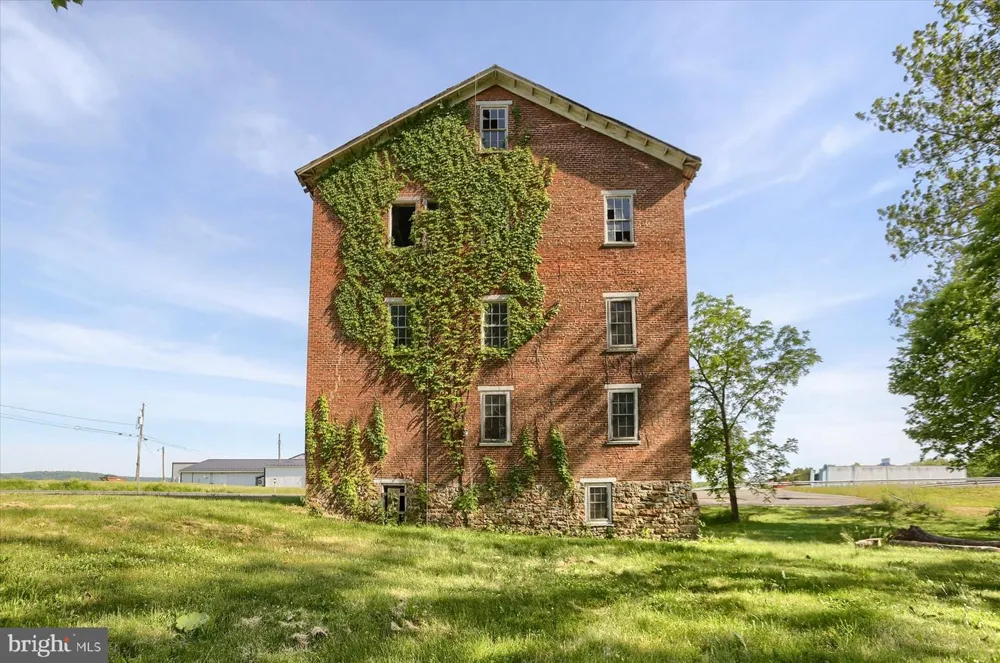 1209 MILL ROAD Selinsgrove, PA 17870