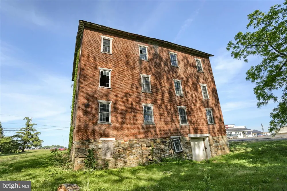 1209 MILL ROAD Selinsgrove, PA 17870