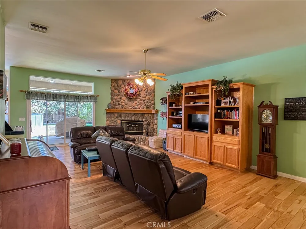 15318 Albert Way Bakersfield, CA 93314