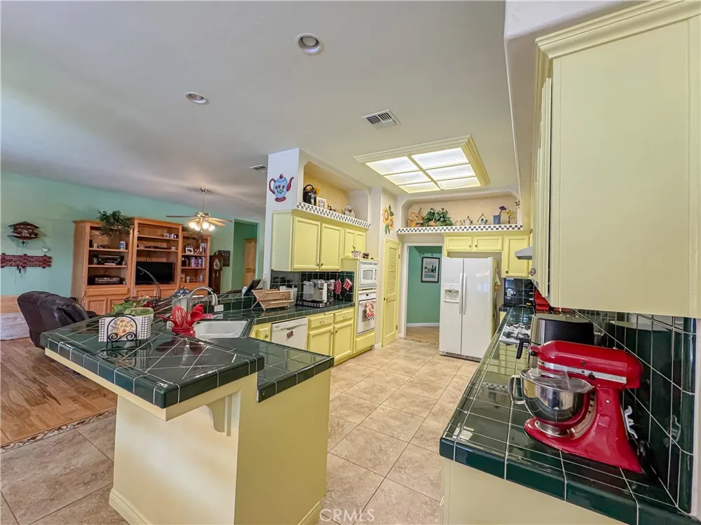 15318 Albert Way Bakersfield, CA 93314