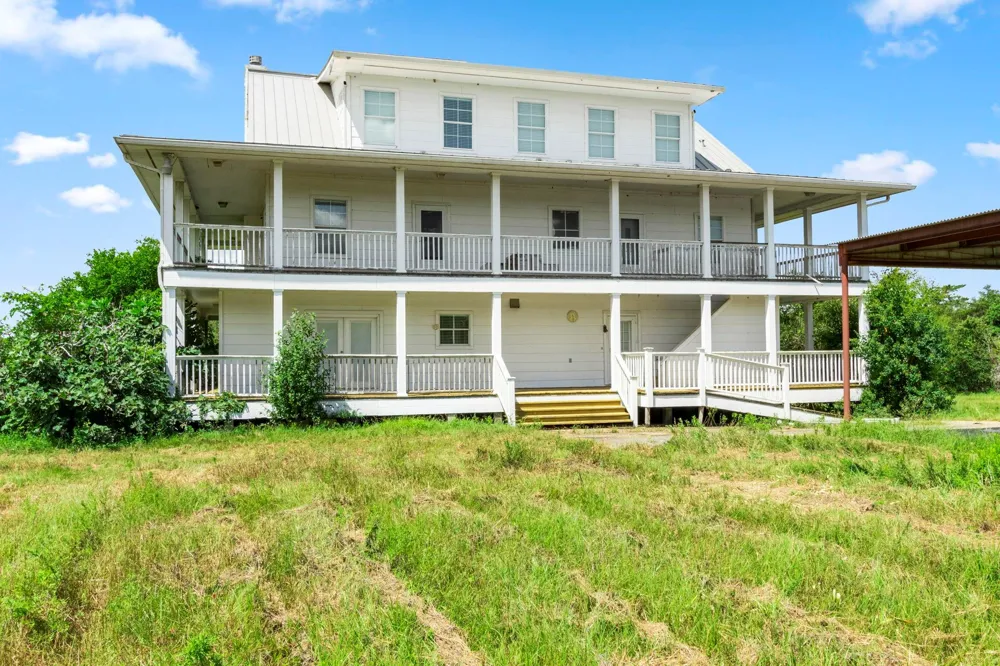 812 W Tobias Road Ellinger, TX 78938