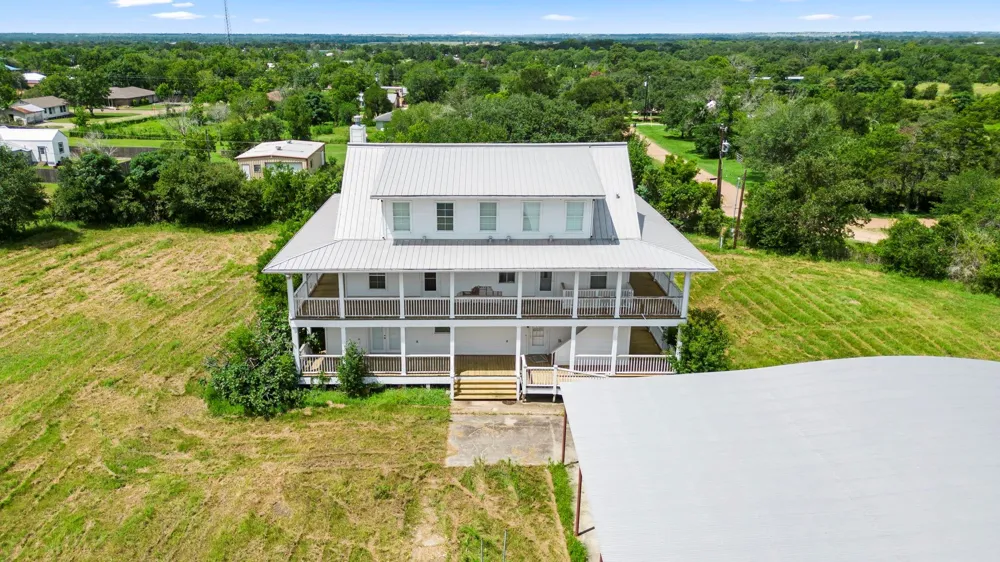 812 W Tobias Road Ellinger, TX 78938