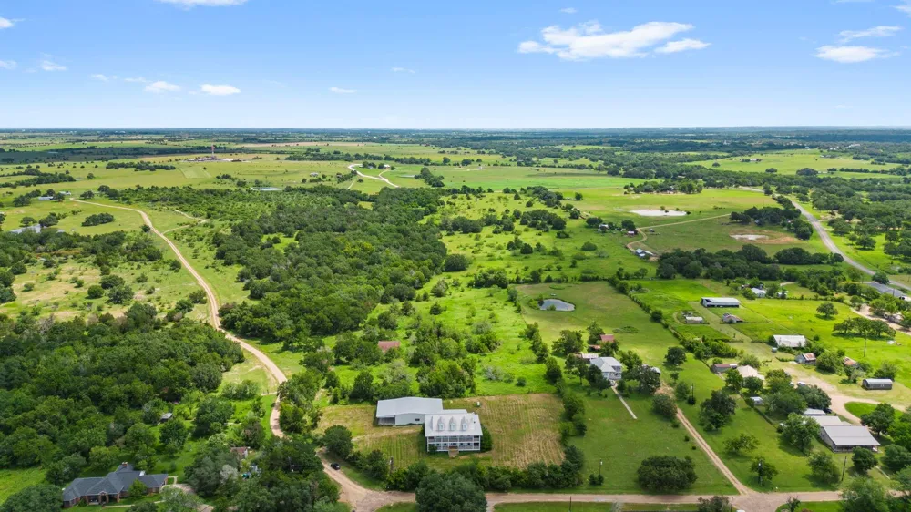 812 W Tobias Road Ellinger, TX 78938