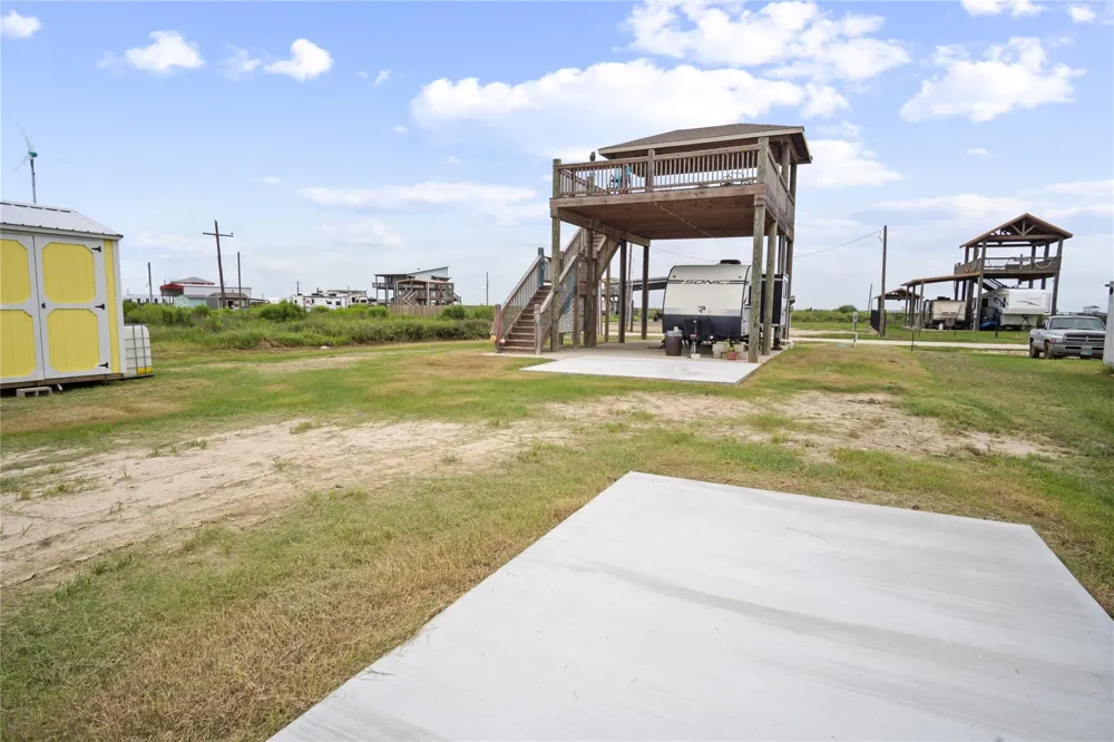 1363 Van Sant Gilchrist, TX 77617