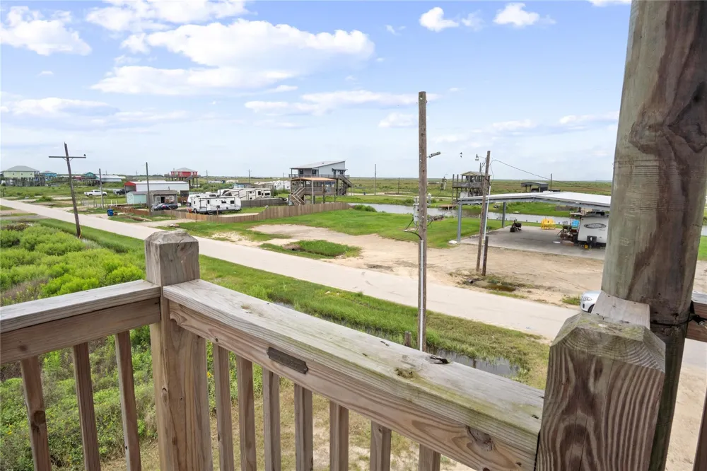 1363 Van Sant Gilchrist, TX 77617