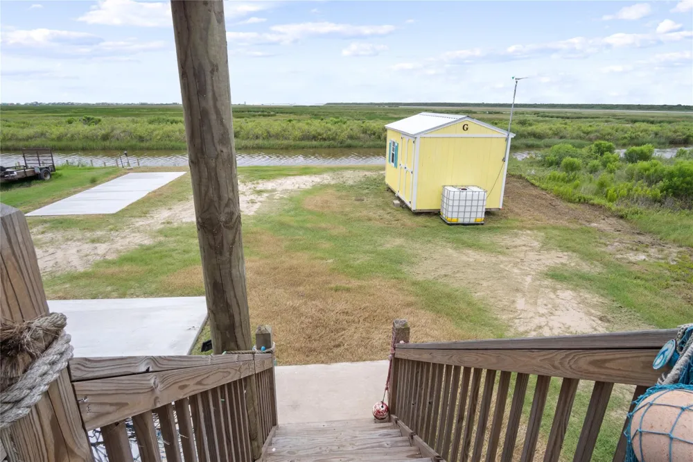 1363 Van Sant Gilchrist, TX 77617