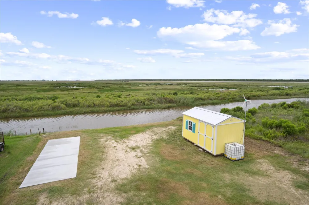 1363 Van Sant Gilchrist, TX 77617