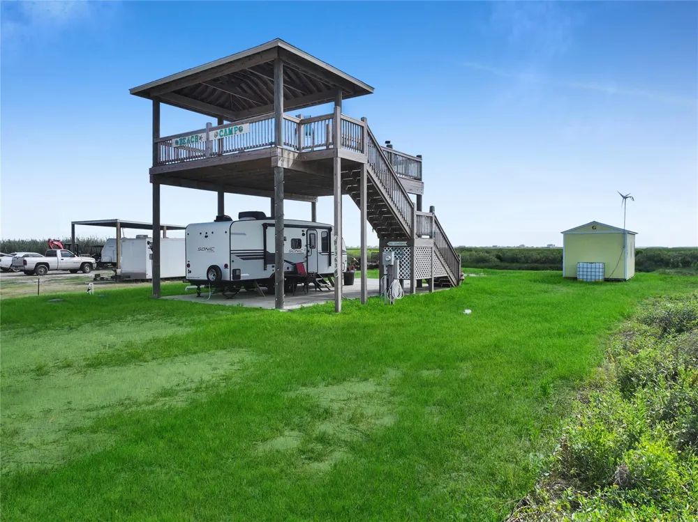 1363 Van Sant Gilchrist, TX 77617