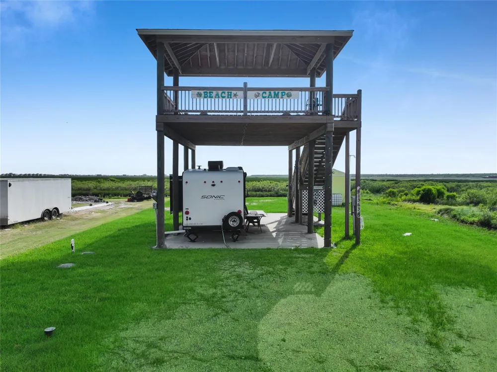 1363 Van Sant Gilchrist, TX 77617