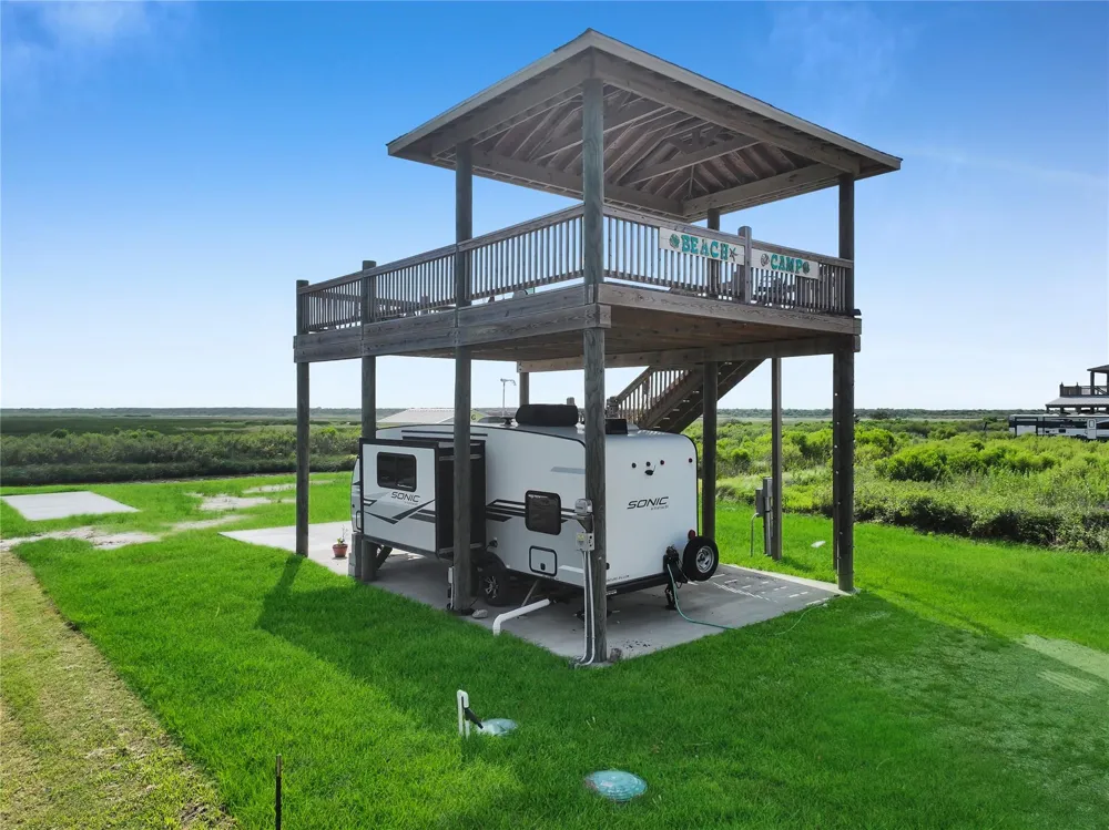 1363 Van Sant Gilchrist, TX 77617