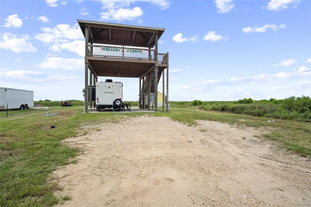 1363 Van Sant Gilchrist, TX 77617