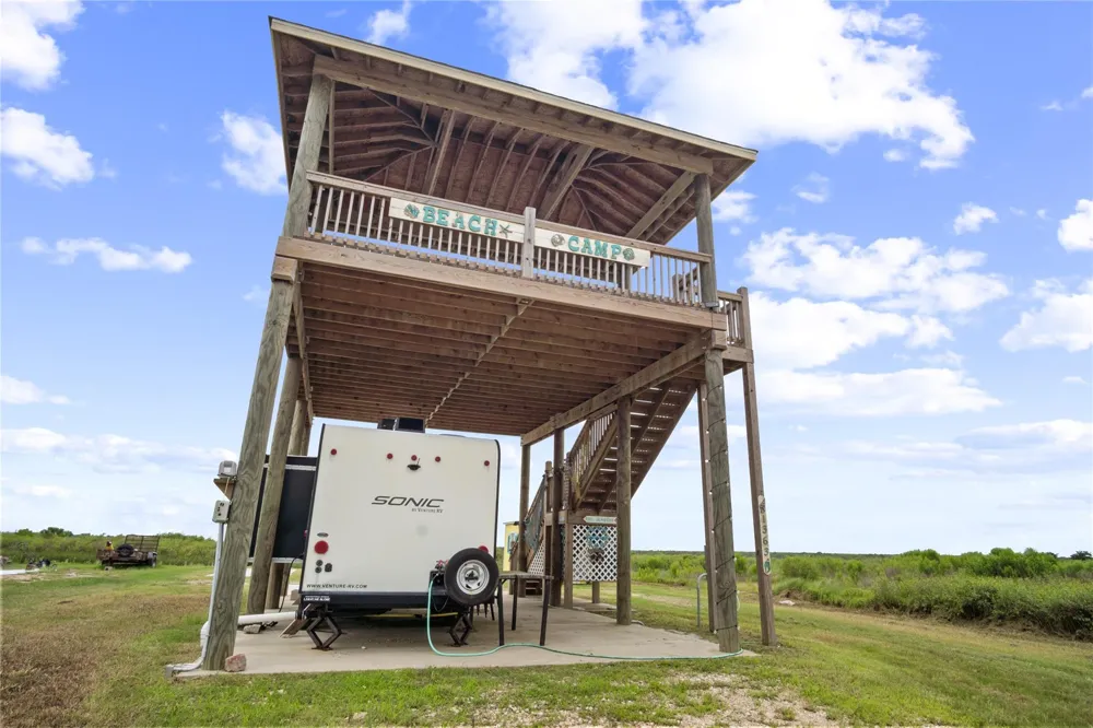 1363 Van Sant Gilchrist, TX 77617