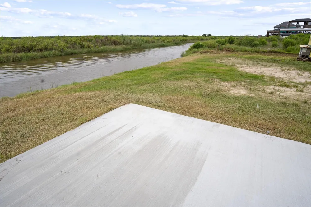 1363 Van Sant Gilchrist, TX 77617