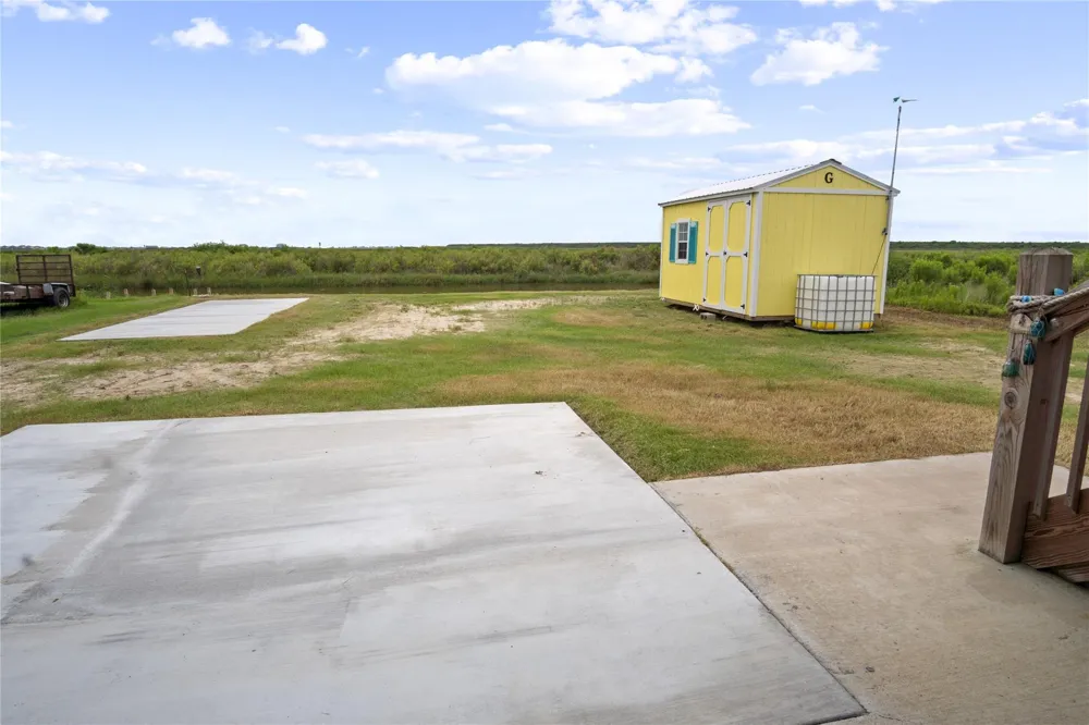 1363 Van Sant Gilchrist, TX 77617