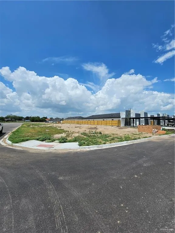 1305 Woodland Drive Pharr, TX 78577