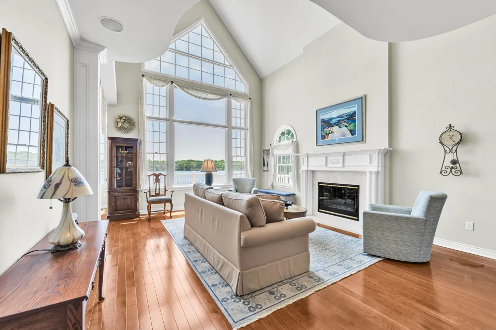 15311 S Barton Lake Drive Vicksburg, MI 49097