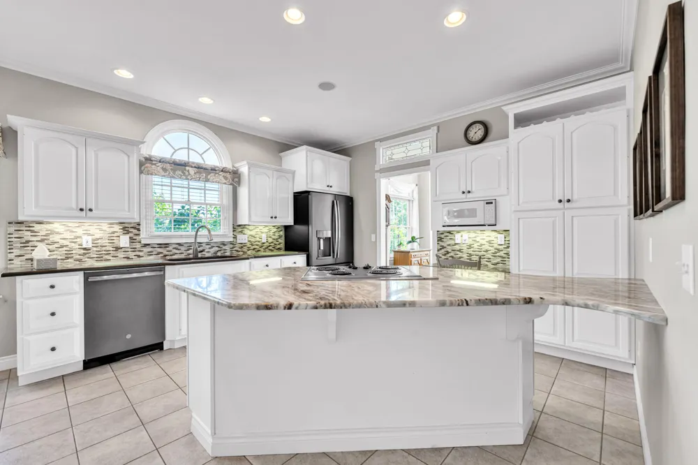 15311 S Barton Lake Drive Vicksburg, MI 49097