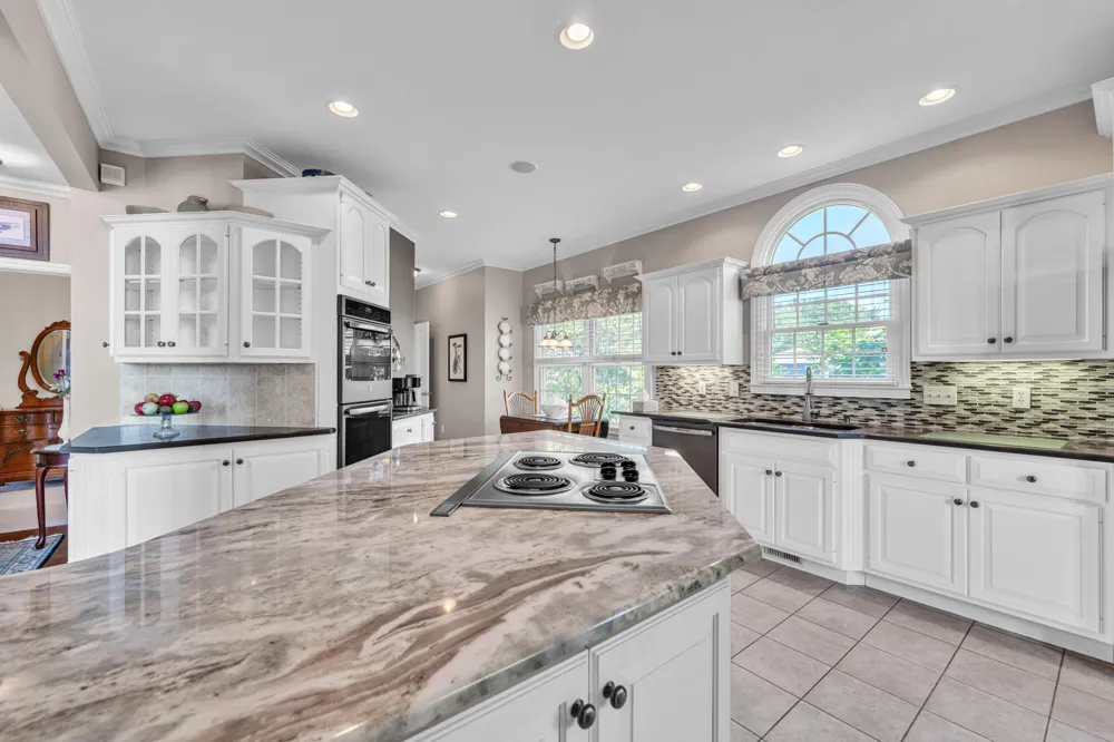 15311 S Barton Lake Drive Vicksburg, MI 49097