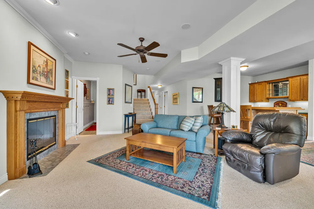 15311 S Barton Lake Drive Vicksburg, MI 49097