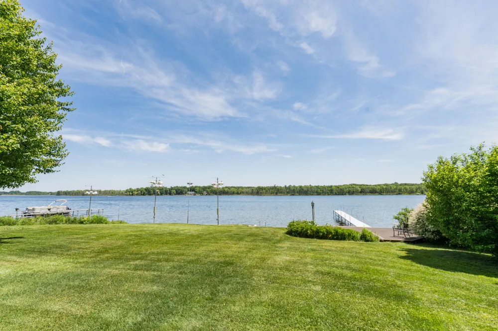 15311 S Barton Lake Drive Vicksburg, MI 49097