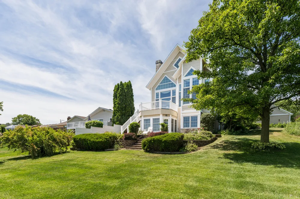 15311 S Barton Lake Drive Vicksburg, MI 49097