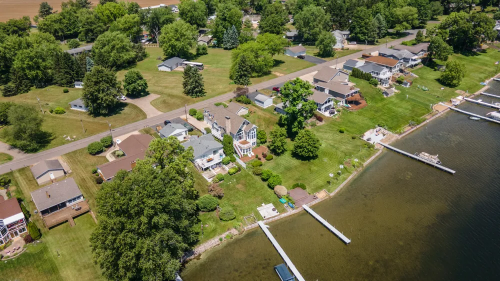 15311 S Barton Lake Drive Vicksburg, MI 49097