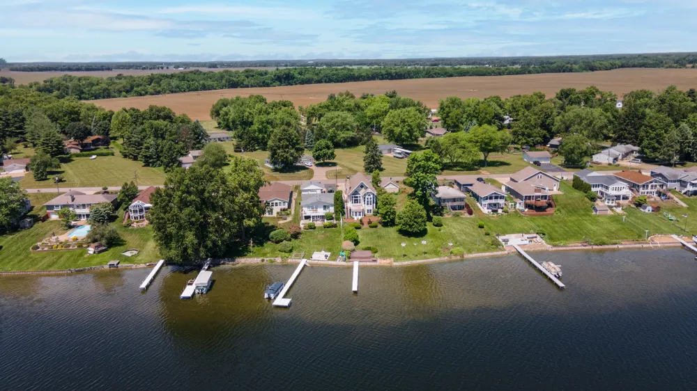 15311 S Barton Lake Drive Vicksburg, MI 49097