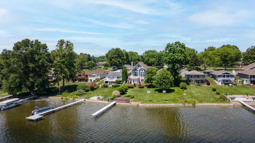 15311 S Barton Lake Drive Vicksburg, MI 49097