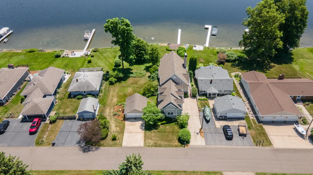 15311 S Barton Lake Drive Vicksburg, MI 49097