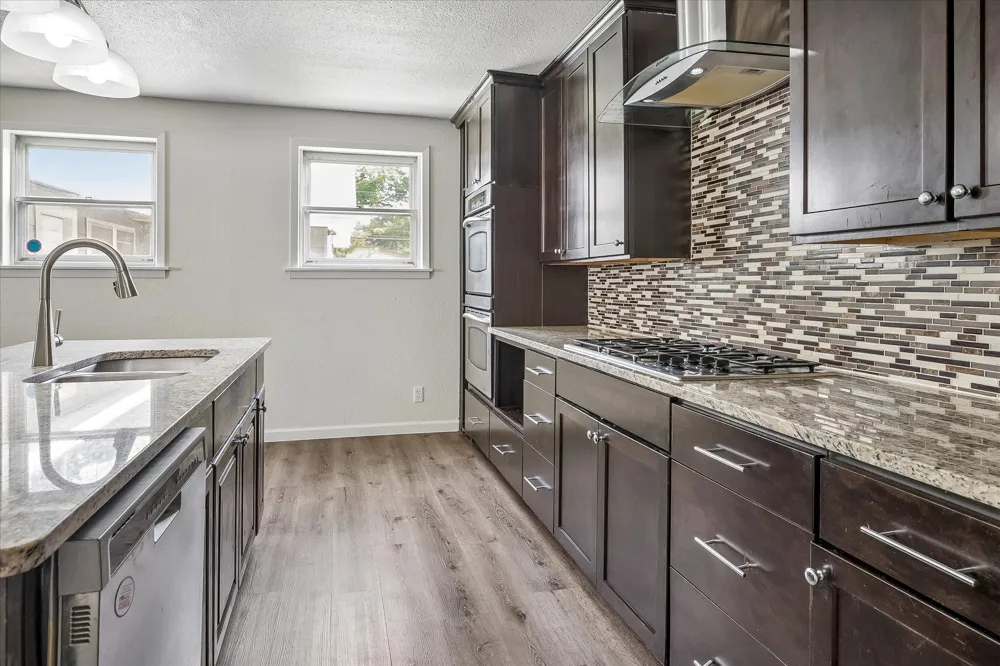 108 Reaves Lane Hurst, TX 76053