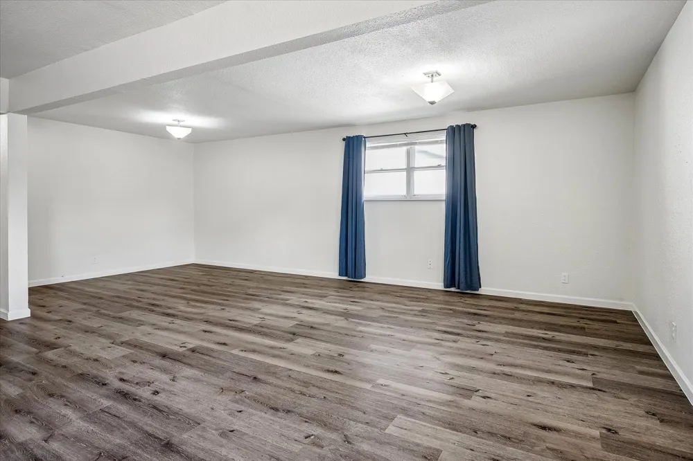 108 Reaves Lane Hurst, TX 76053