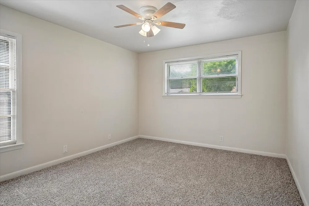 108 Reaves Lane Hurst, TX 76053