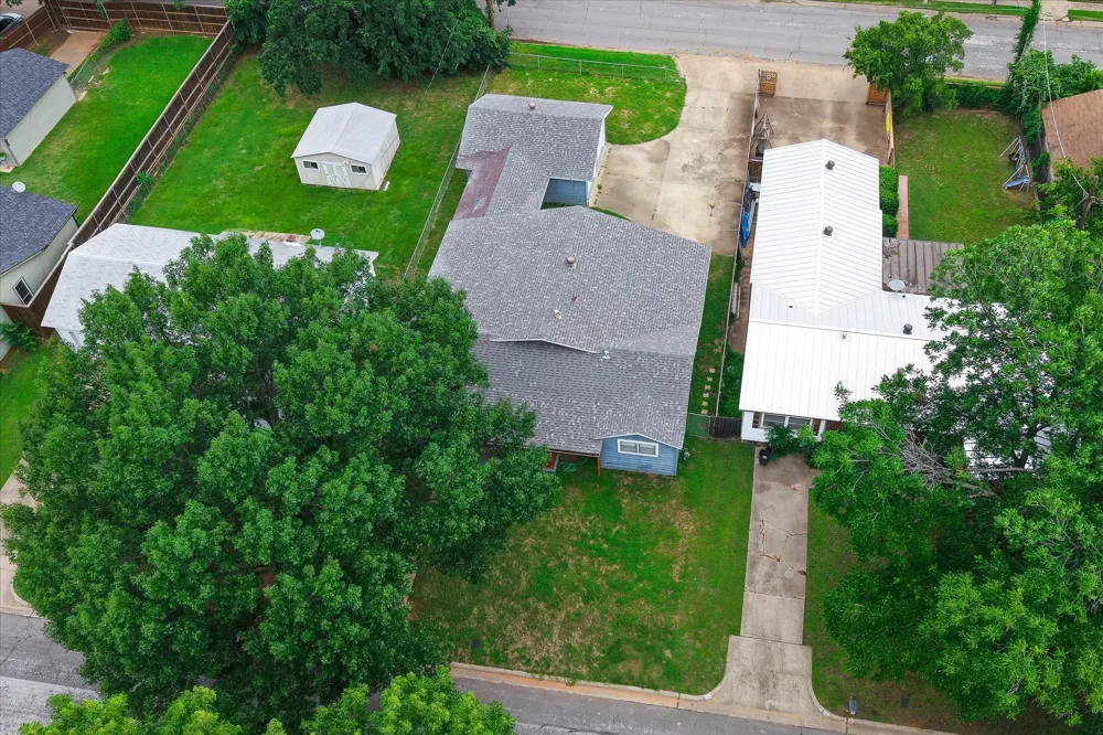 108 Reaves Lane Hurst, TX 76053