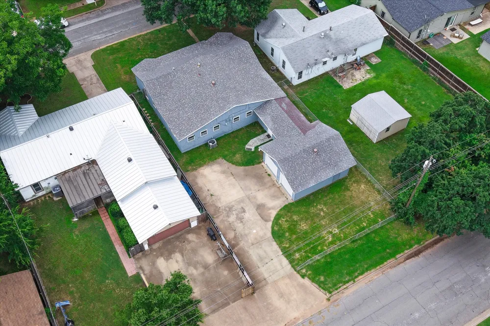 108 Reaves Lane Hurst, TX 76053